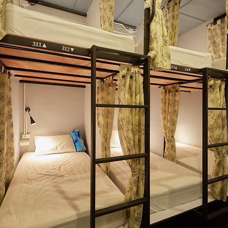 Meet Up Hostel 曼谷 外观 照片