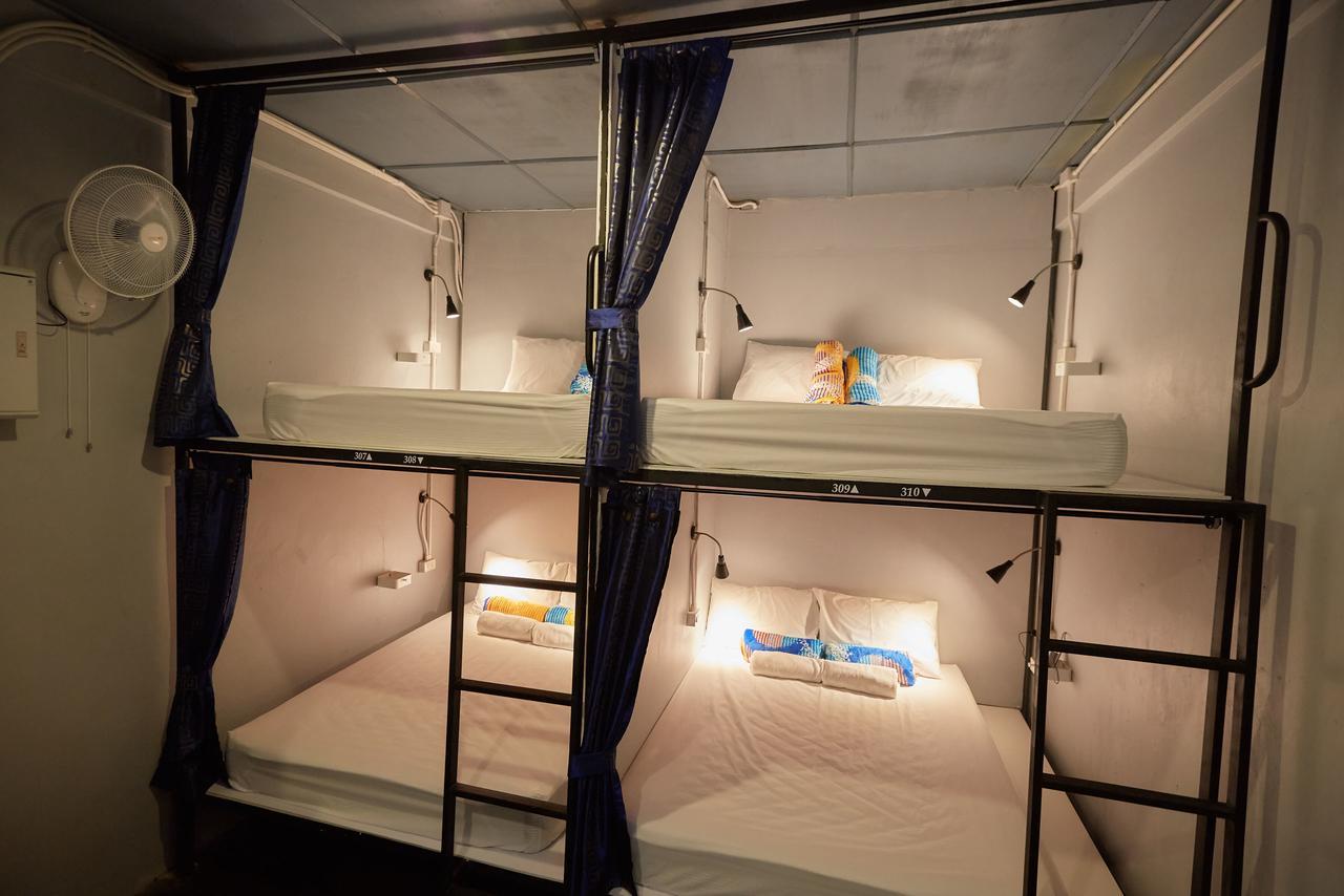Meet Up Hostel 曼谷 外观 照片