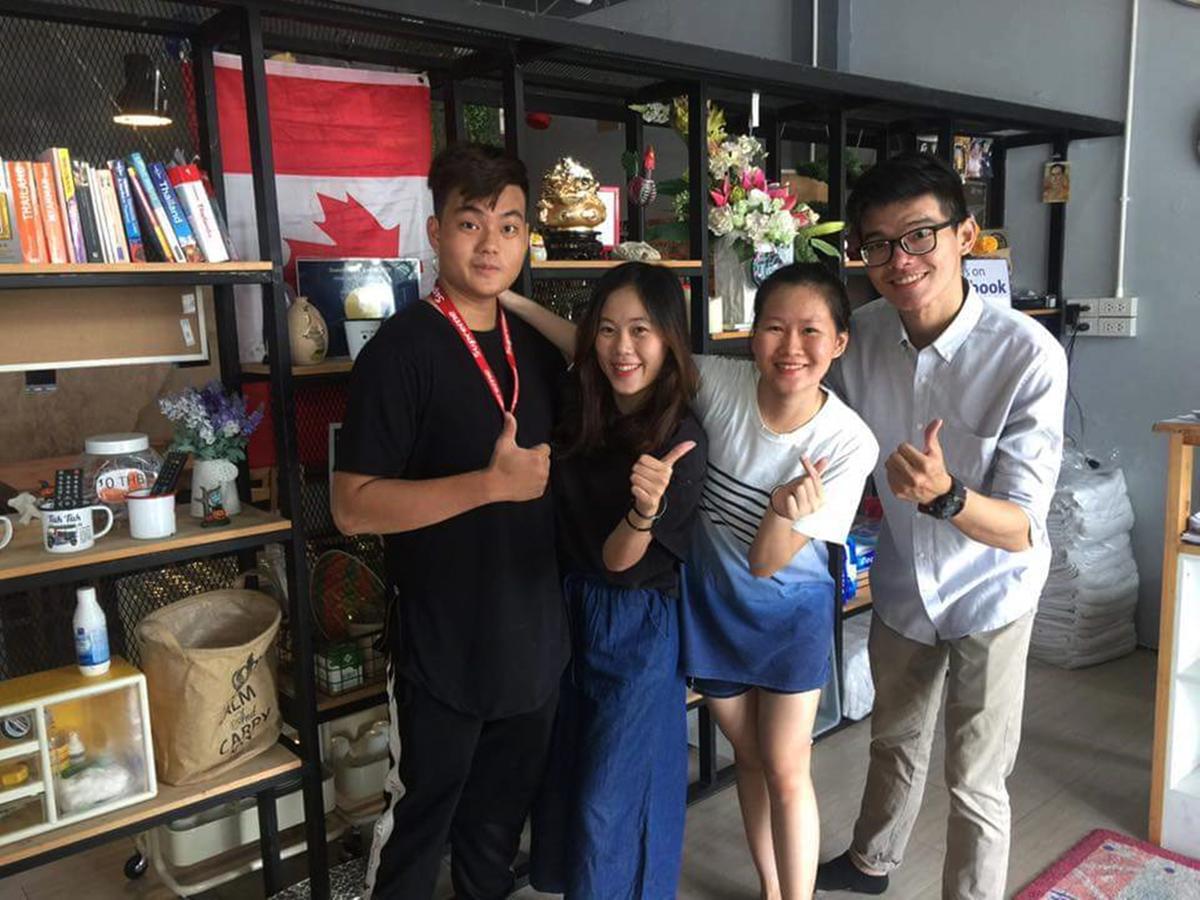 Meet Up Hostel 曼谷 外观 照片