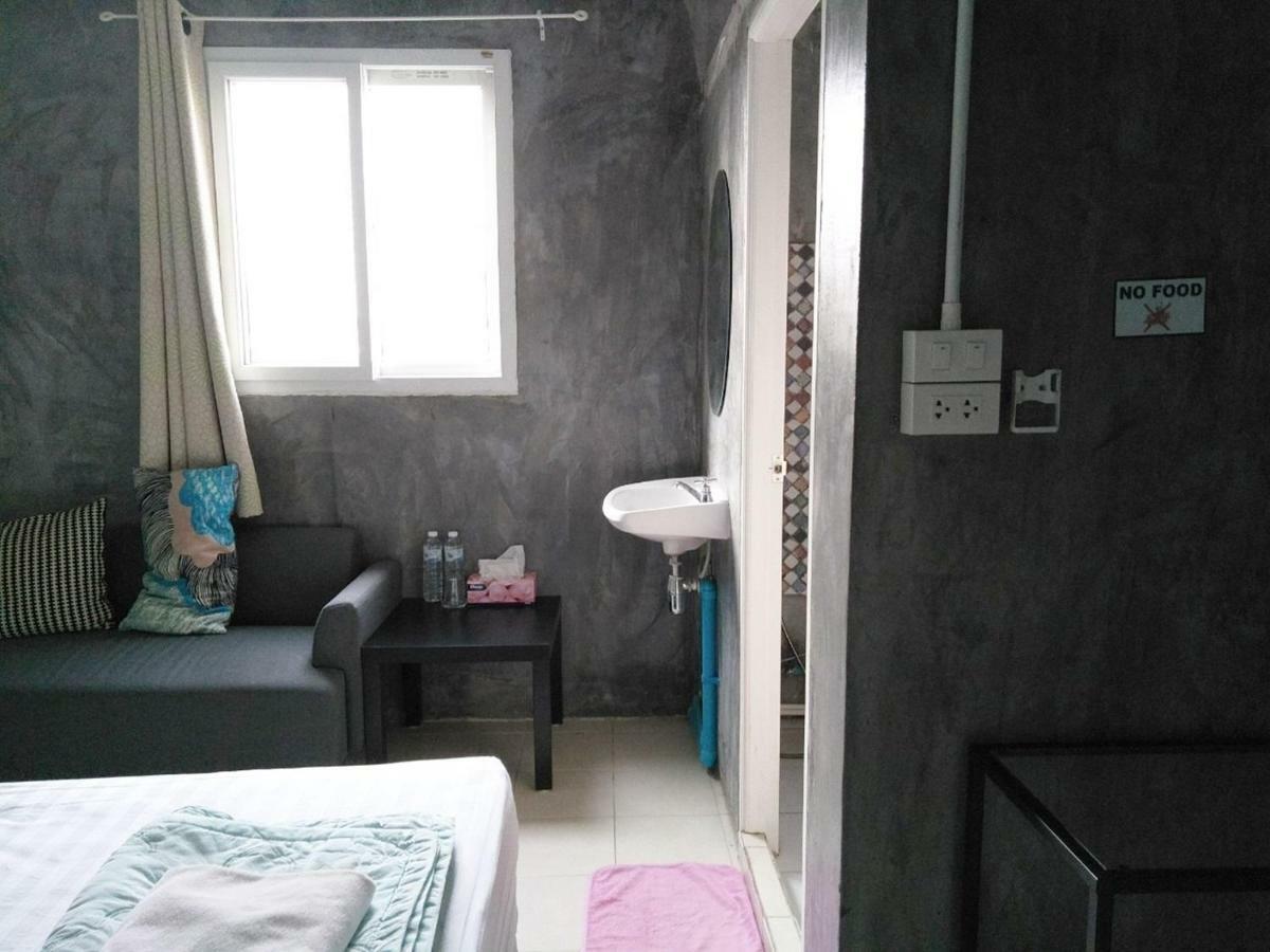 Meet Up Hostel 曼谷 外观 照片