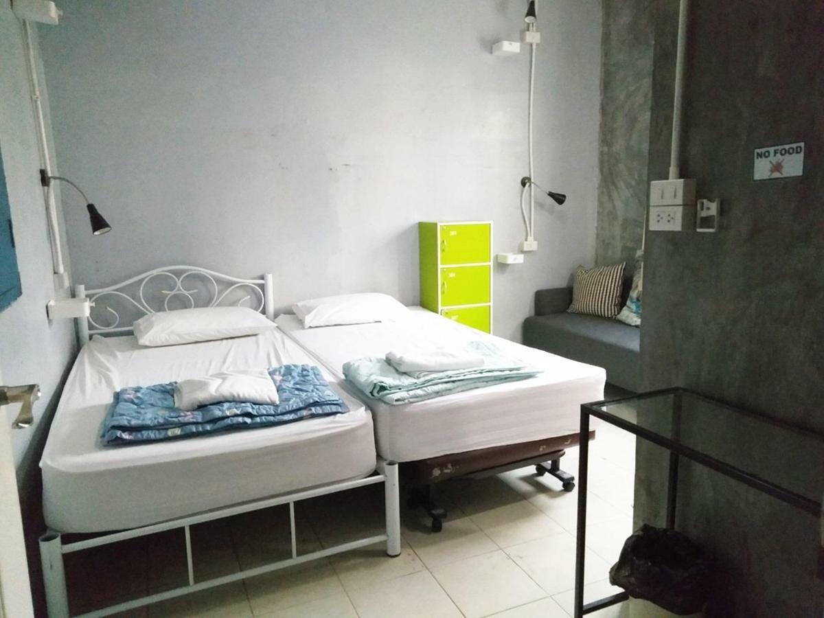 Meet Up Hostel 曼谷 外观 照片