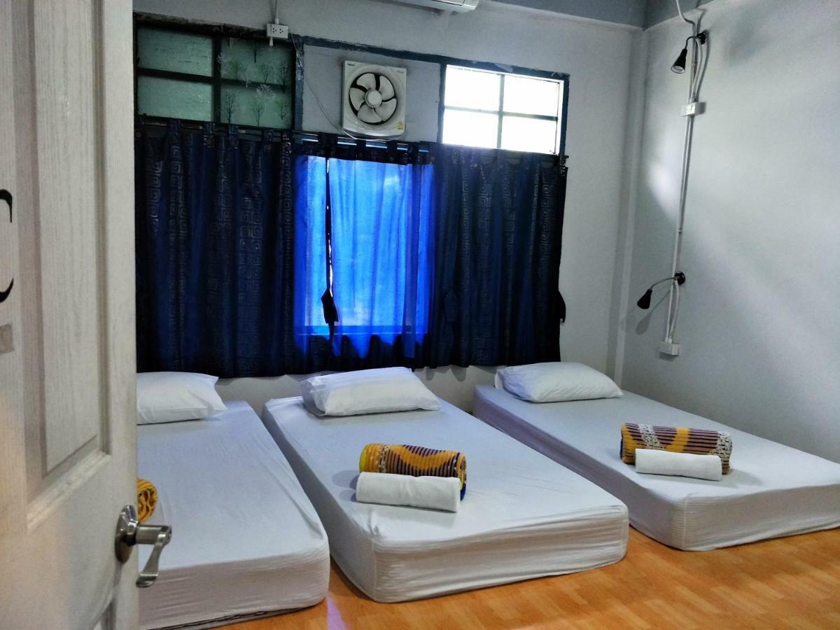 Meet Up Hostel 曼谷 外观 照片