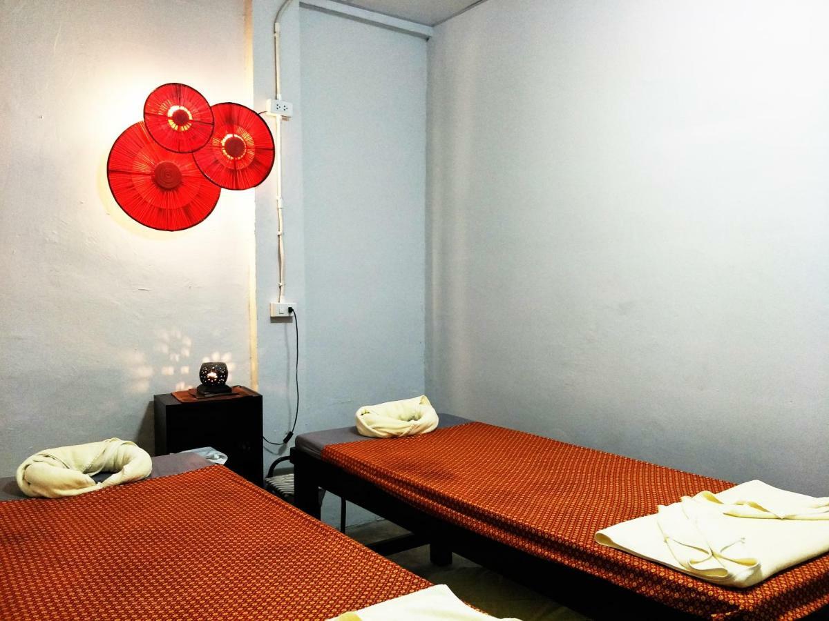 Meet Up Hostel 曼谷 外观 照片