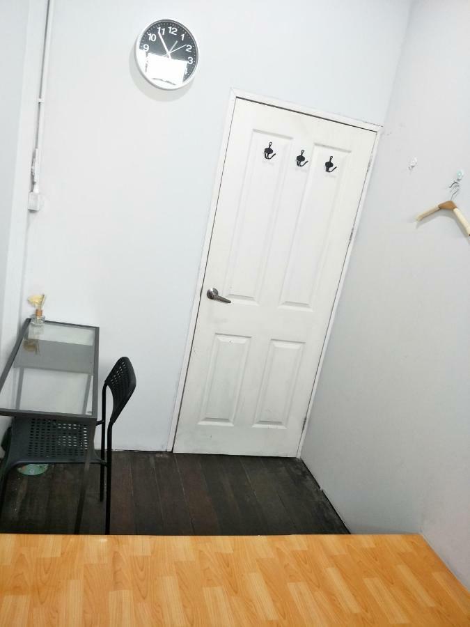 Meet Up Hostel 曼谷 外观 照片