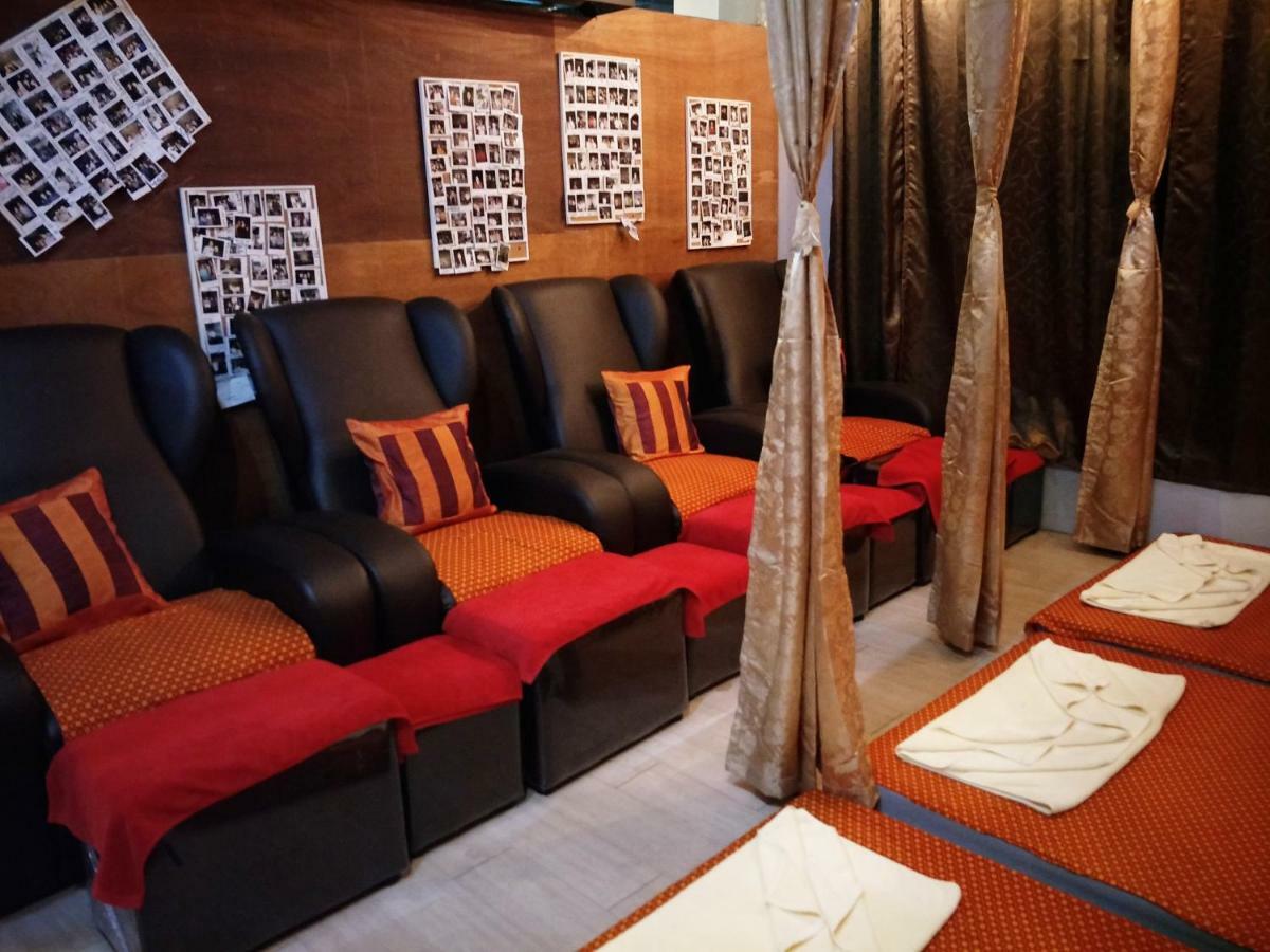 Meet Up Hostel 曼谷 外观 照片
